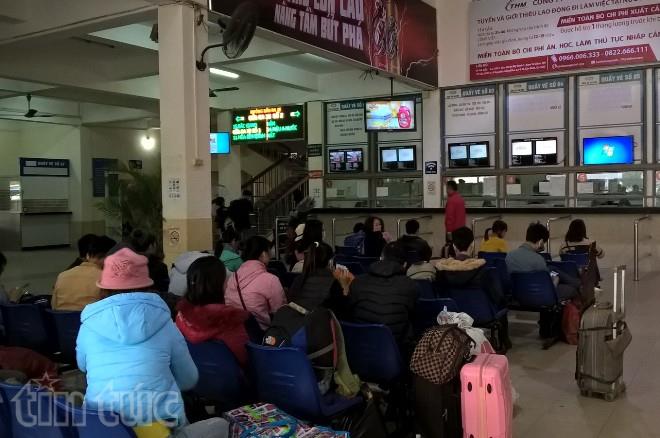 Cận Tết, bến xe Mỹ Đình càng vắng khách ảnh 2